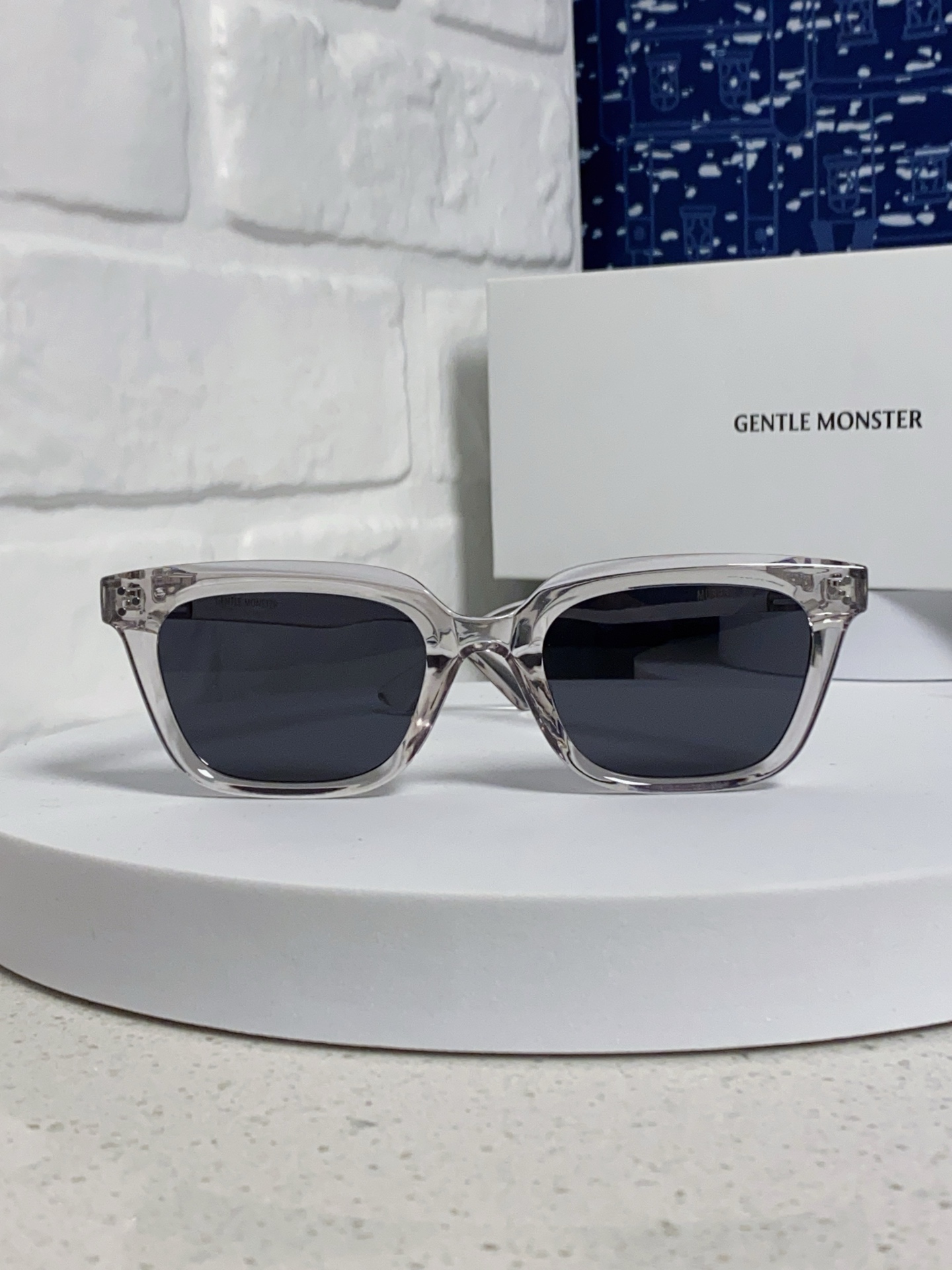 GENTLE MONSTER ジェントルモンスター サングラス Musee_31227 2025年新作 メンズ クラシックスタイル 透明フレーム 多色展開 - 画像 5