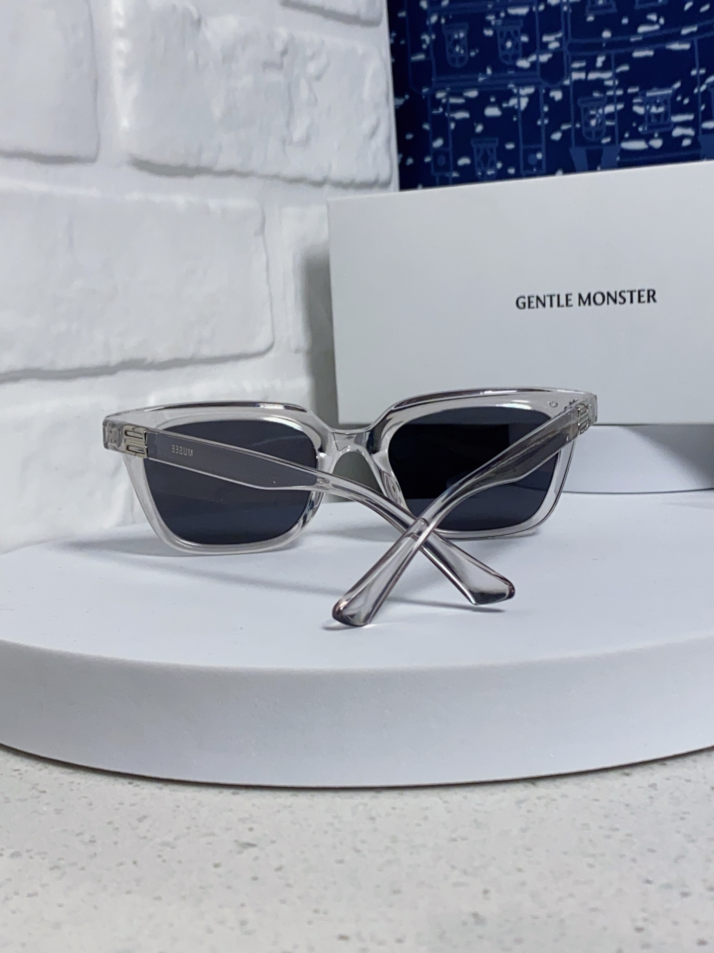 GENTLE MONSTER ジェントルモンスター サングラス Musee_31227 2025年新作 メンズ クラシックスタイル 透明フレーム 多色展開 - 画像 6