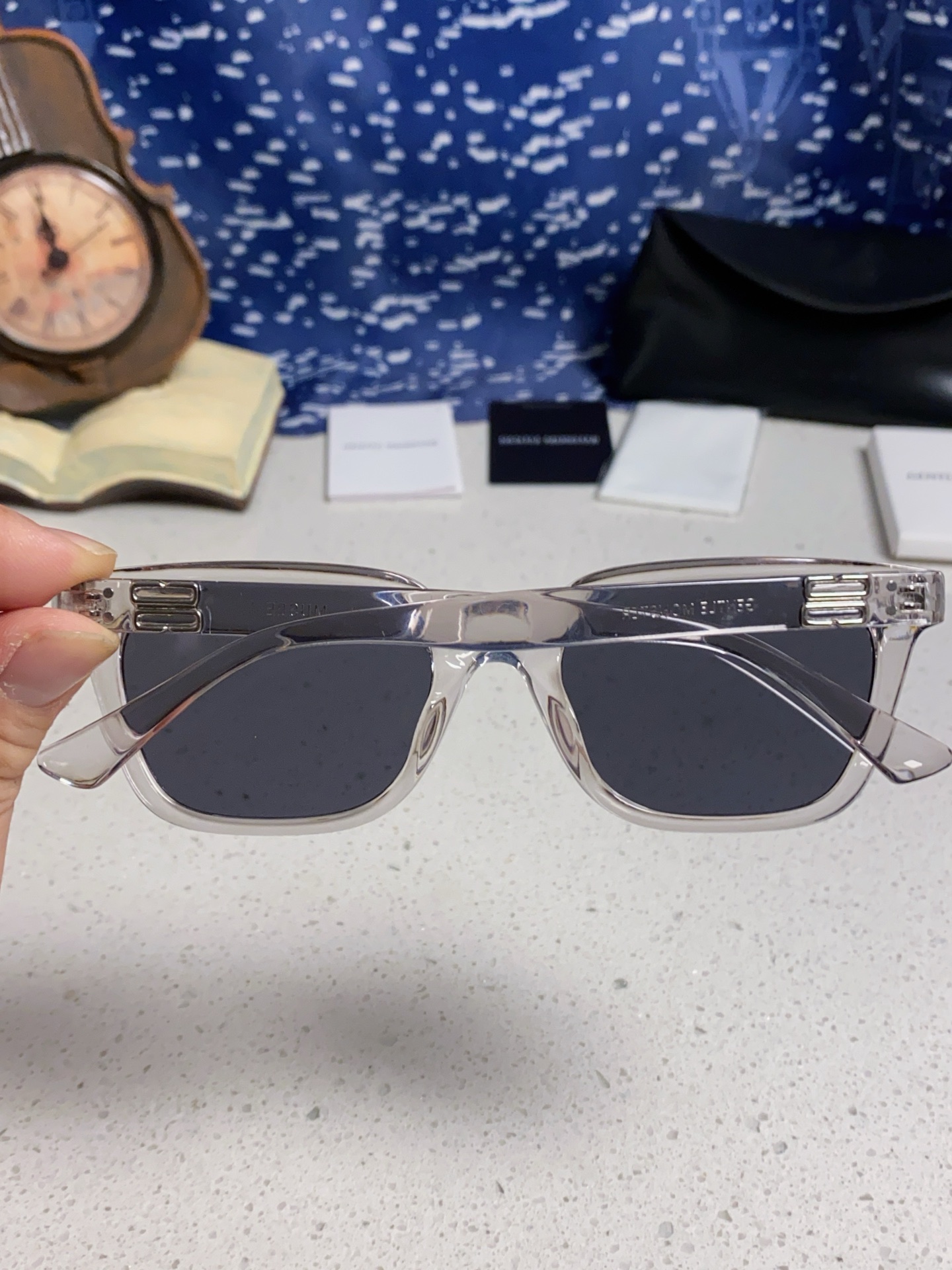 GENTLE MONSTER ジェントルモンスター サングラス Musee_31227 2025年新作 メンズ クラシックスタイル 透明フレーム 多色展開 - 画像 8