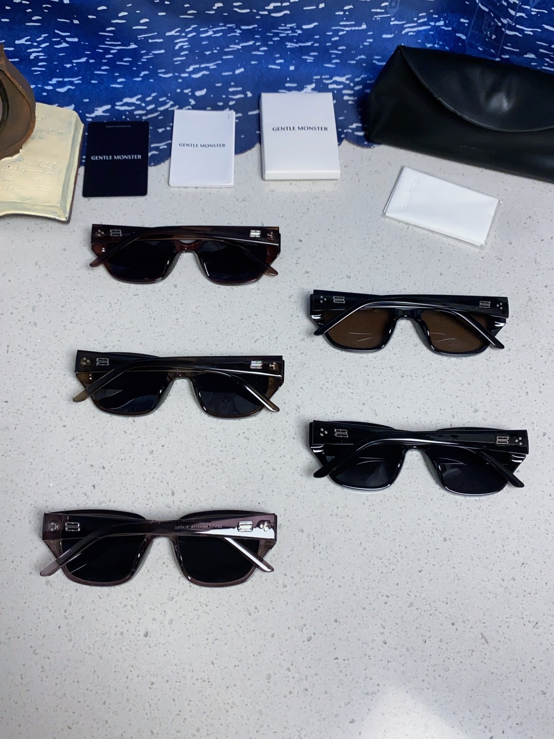 GENTLE MONSTER ジェントルモンスター サングラス GM(TR1088) 顔型カバーフレーム 透灰 透粉 透绿 黒茶 黒色 多色展開 - 画像 3