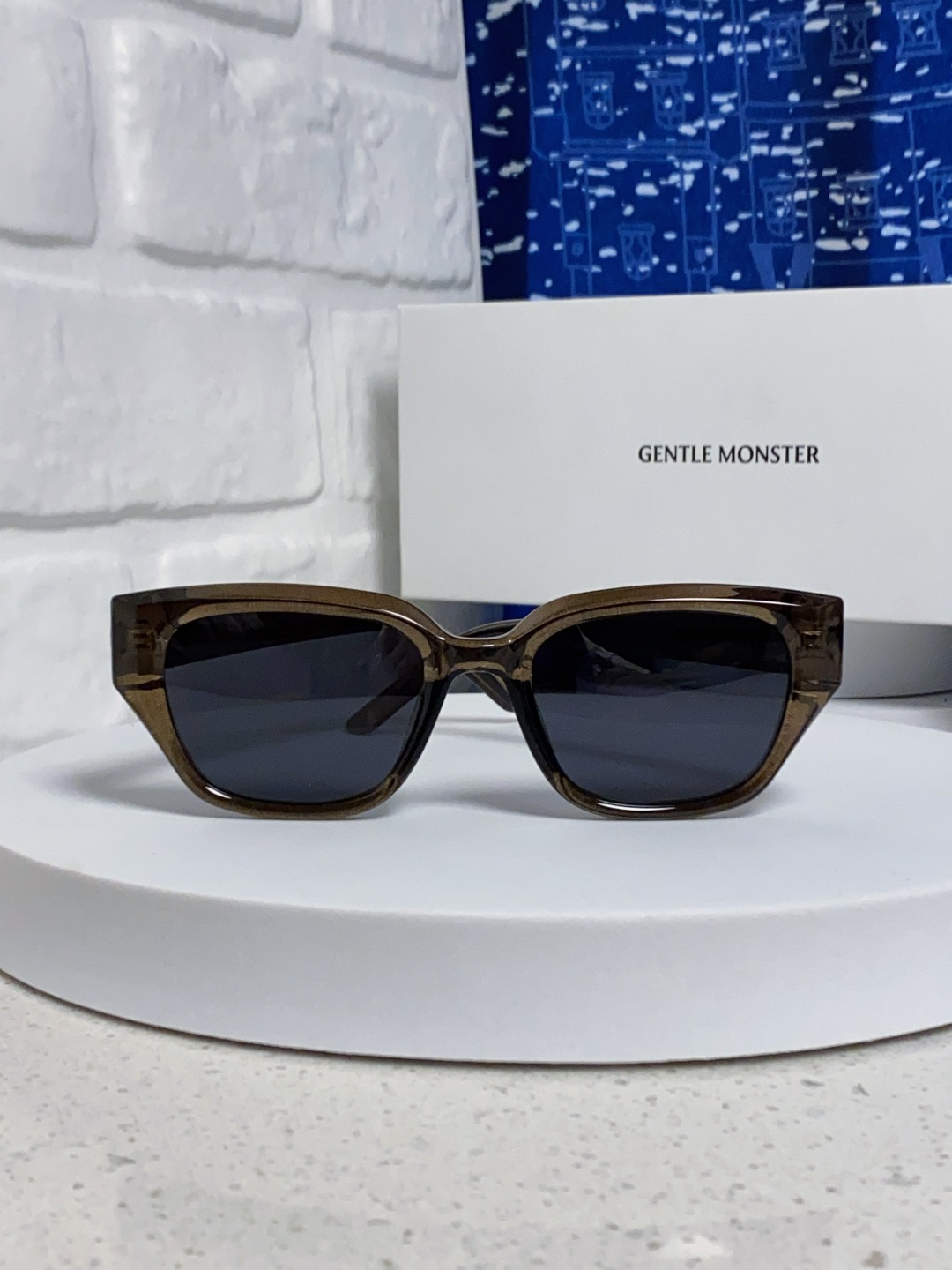 GENTLE MONSTER ジェントルモンスター サングラス GM(TR1088) 顔型カバーフレーム 透灰 透粉 透绿 黒茶 黒色 多色展開 - 画像 5