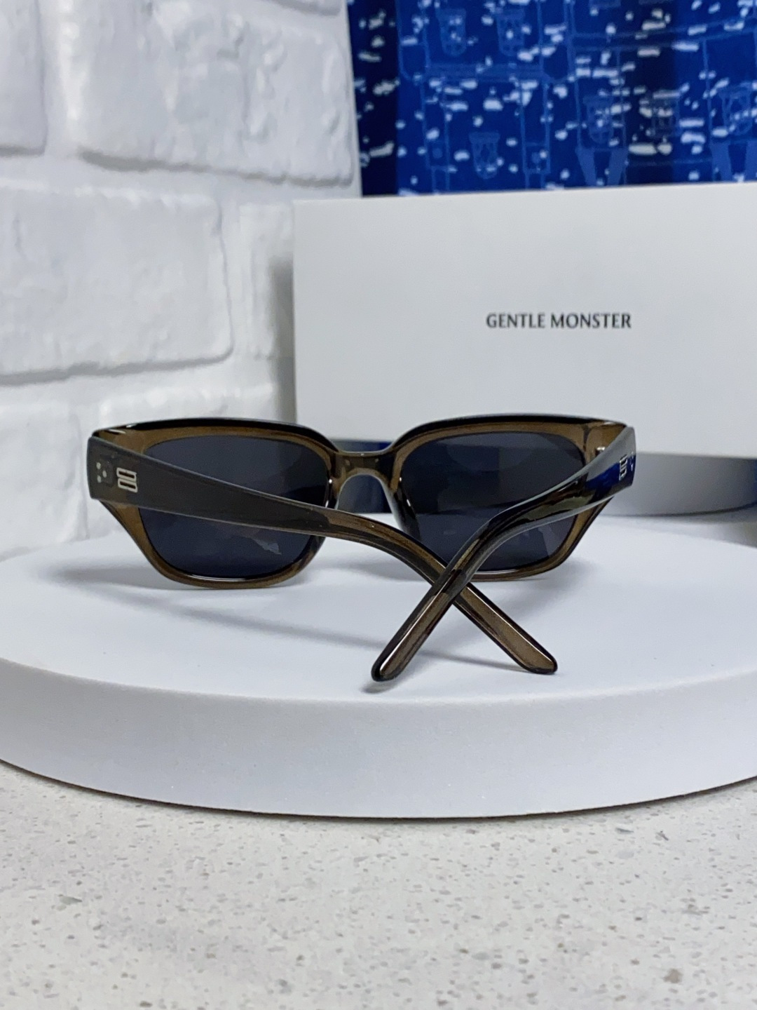 GENTLE MONSTER ジェントルモンスター サングラス GM(TR1088) 顔型カバーフレーム 透灰 透粉 透绿 黒茶 黒色 多色展開 - 画像 6