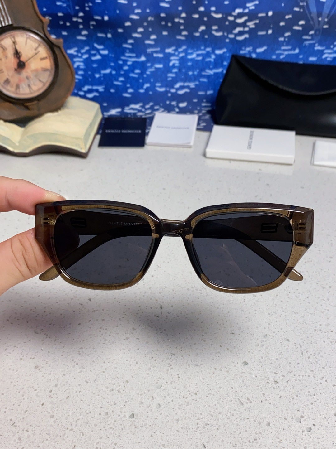 GENTLE MONSTER ジェントルモンスター サングラス GM(TR1088) 顔型カバーフレーム 透灰 透粉 透绿 黒茶 黒色 多色展開 - 画像 7