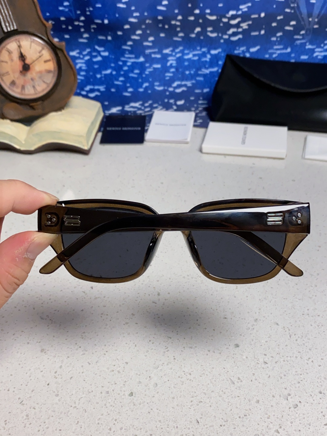 GENTLE MONSTER ジェントルモンスター サングラス GM(TR1088) 顔型カバーフレーム 透灰 透粉 透绿 黒茶 黒色 多色展開 - 画像 8