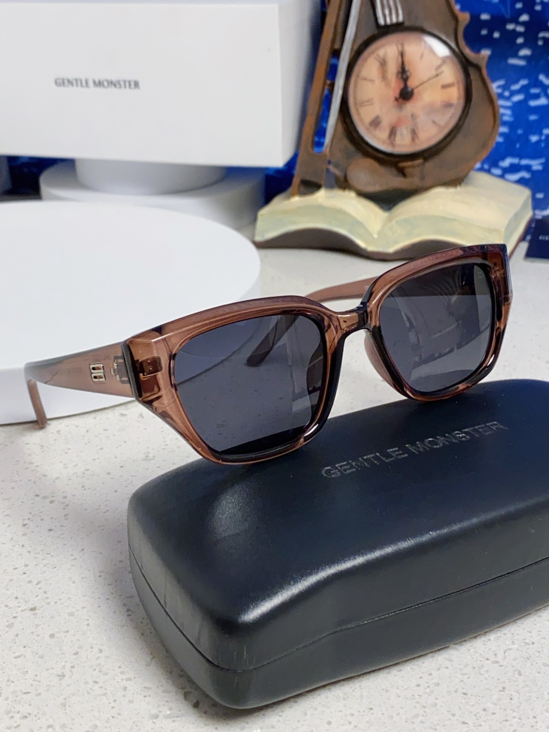 GENTLE MONSTER ジェントルモンスター サングラス GM(TR1088) 2025新作 韓国風 フレーム 大顔 防紫外線 クリア ブラック ブラウン レディース メンズ - 画像 2