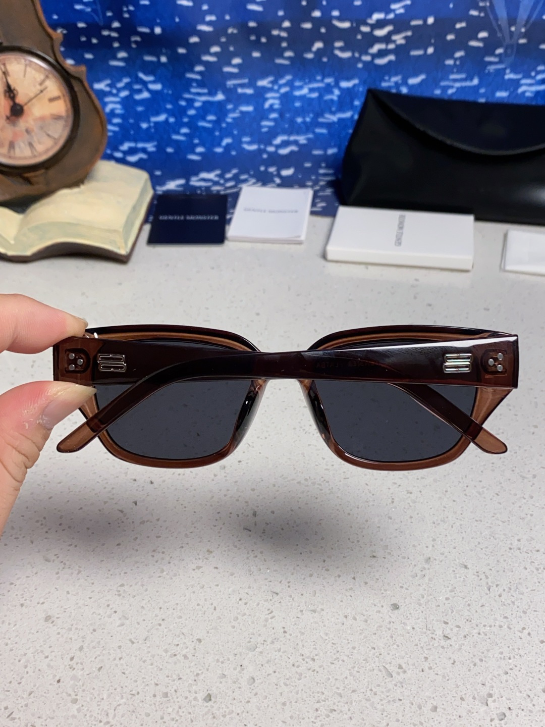 GENTLE MONSTER ジェントルモンスター サングラス GM(TR1088) 2025新作 韓国風 フレーム 大顔 防紫外線 クリア ブラック ブラウン レディース メンズ - 画像 8