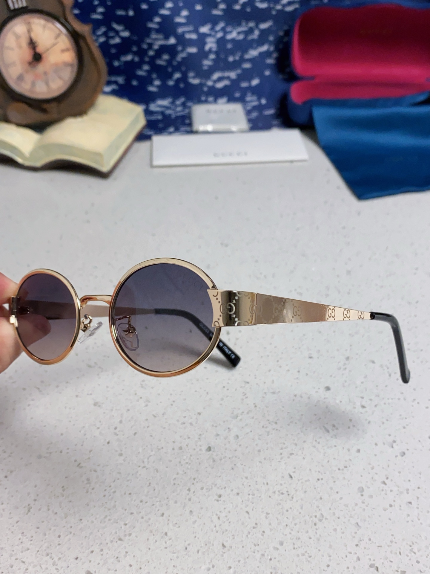 GUCCI グッチ サングラス サングラス 2025年新作 防紫外線 男女兼用 メンズ レディース 金 黒 ブラック 全6色展開 - 画像 9