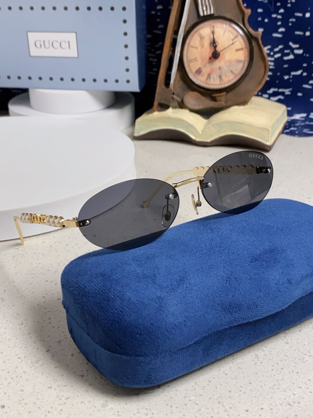 GUCCI グッチ メガネ サングラス オーバル型 ピアス レディース 2025年モデル ブラック ホワイト 多色展開 - 画像 2