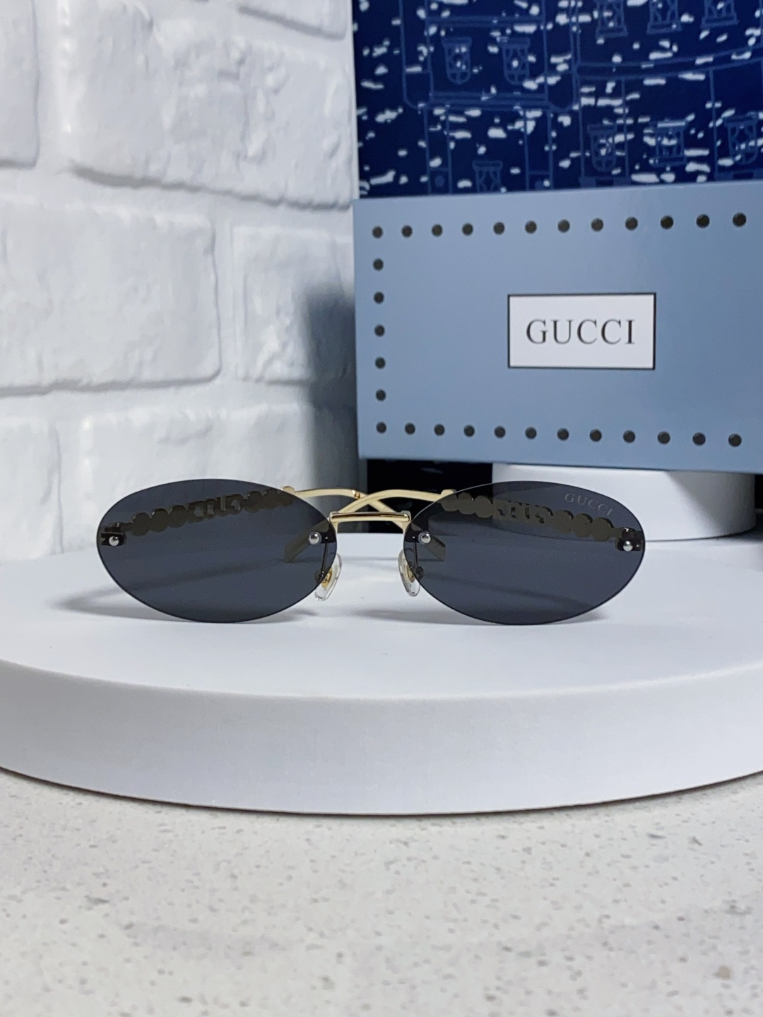 GUCCI グッチ メガネ サングラス オーバル型 ピアス レディース 2025年モデル ブラック ホワイト 多色展開 - 画像 5