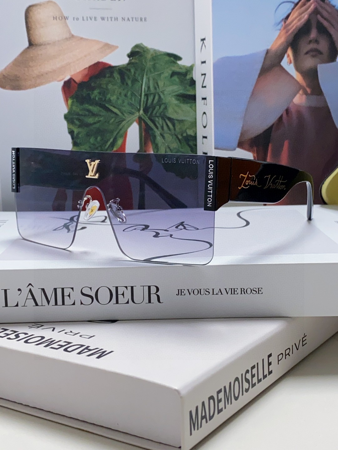 LOUIS VUITTON ルイヴィトン メガネ型サングラス フレーム付き メンズ レディース ブラック ブラウン ホワイト 多色展開