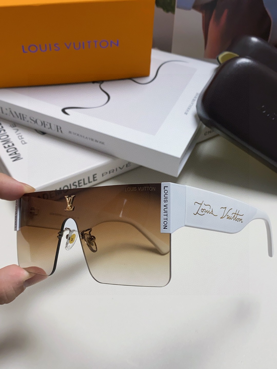 LOUIS VUITTON ルイヴィトン サングラス フレーム メンズ レディース 2024新作 ワンサングラス 金属 メンズレディース兼用 インスタ映え 31296 33296 33298 多色展開 - 画像 5