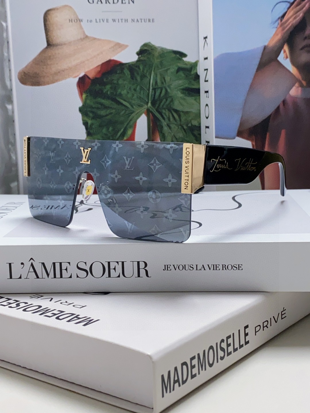 LOUIS VUITTON ルイヴィトン デイジーサングラス メンズ レディース 通勤 フラットシェイプ シルバー ブラック ブラウン 多色展開