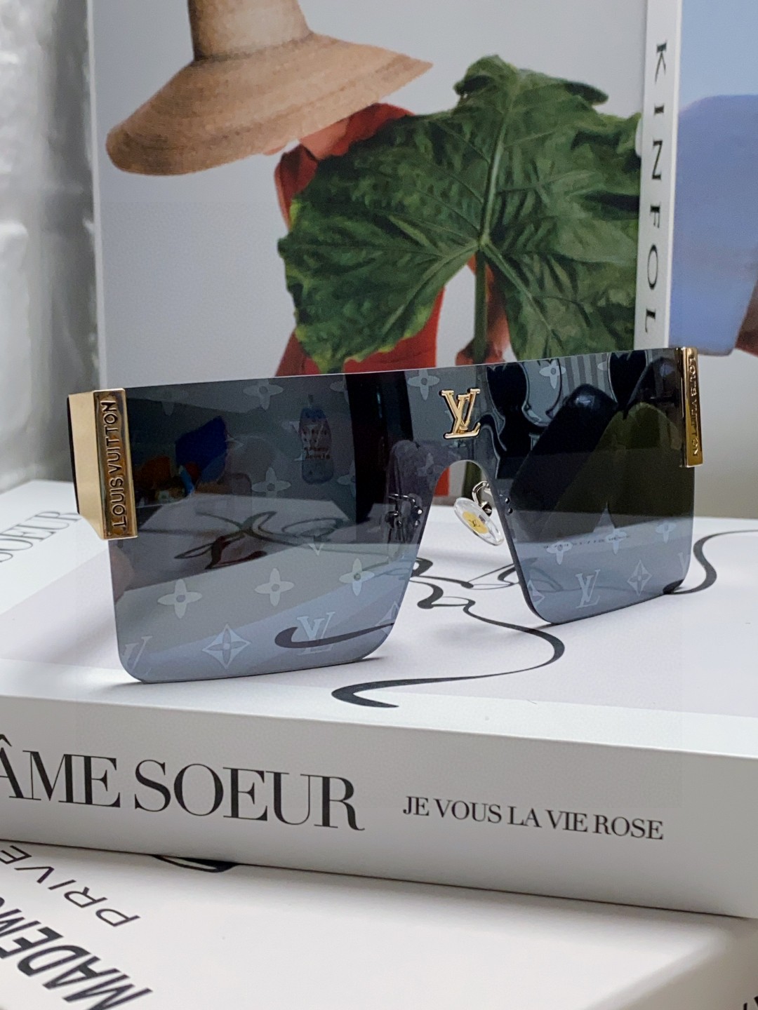 LOUIS VUITTON ルイヴィトン デイジーサングラス メンズ レディース 通勤 フラットシェイプ シルバー ブラック ブラウン 多色展開 - 画像 3