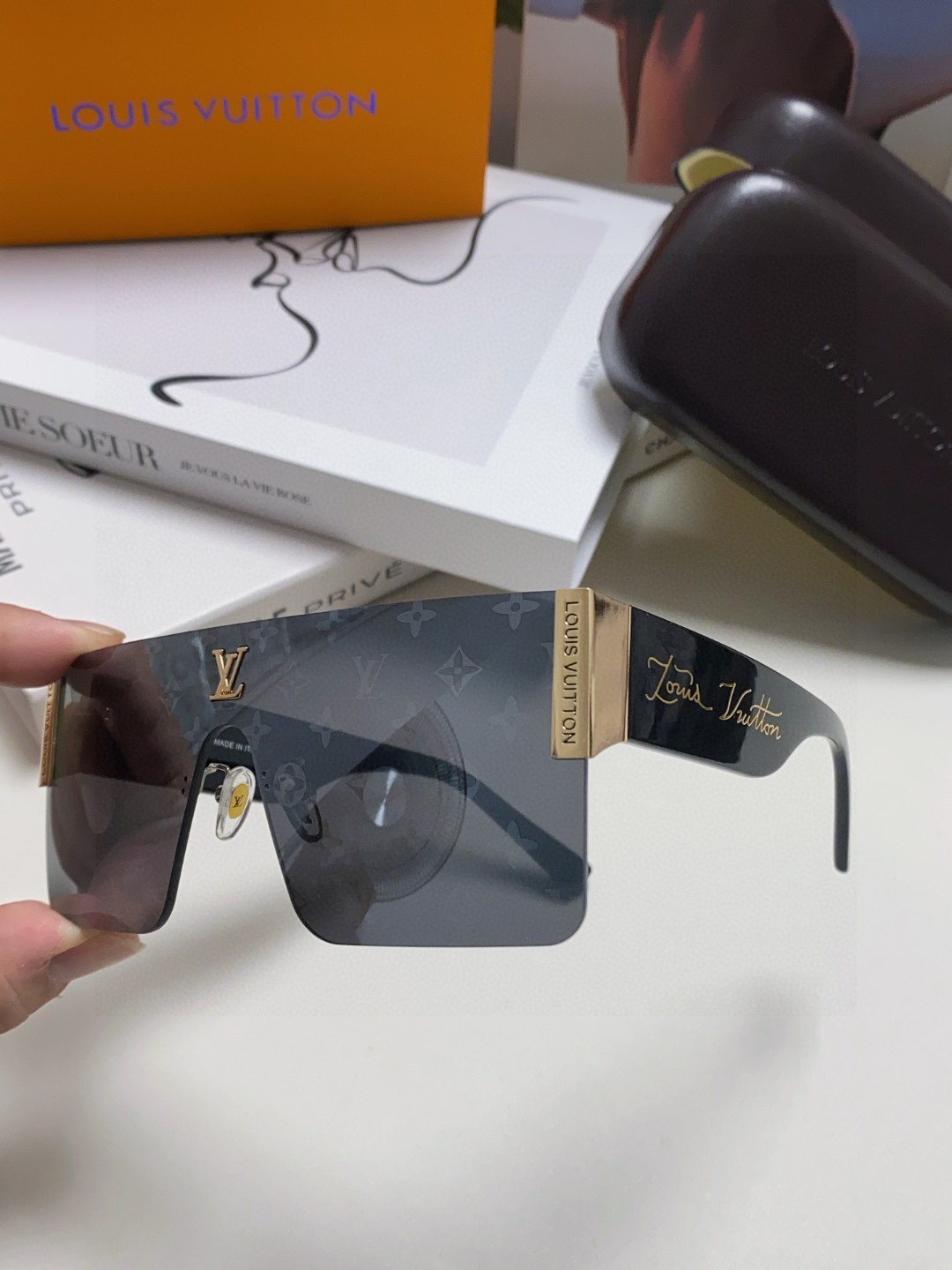LOUIS VUITTON ルイヴィトン デイジーサングラス メンズ レディース 通勤 フラットシェイプ シルバー ブラック ブラウン 多色展開 - 画像 7