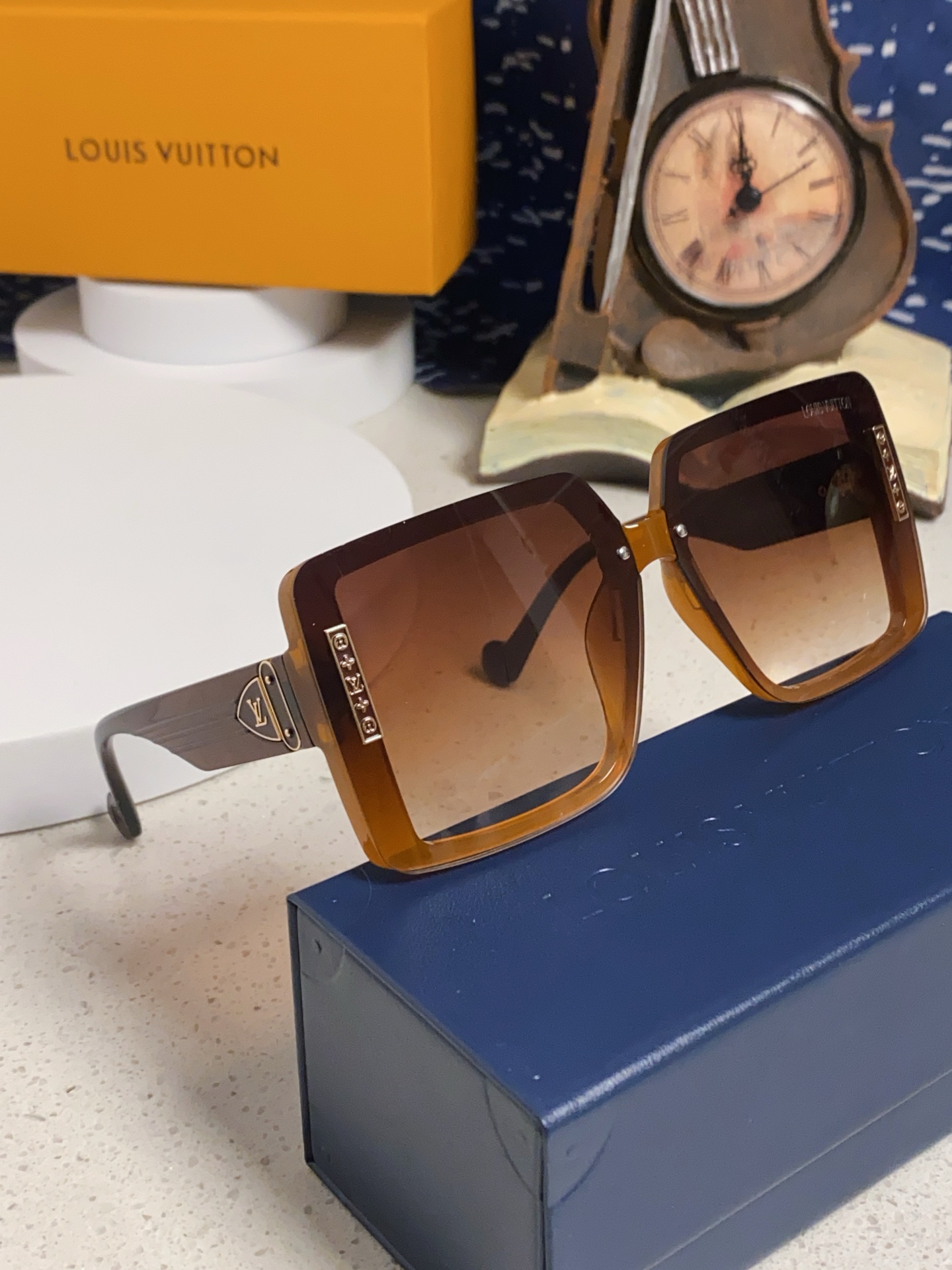 LOUIS VUITTON ルイヴィトン メガネ 2025新作 レディース 大サイズ レトロ 太陽眼鏡 ブラウン 多色展開 - 画像 2