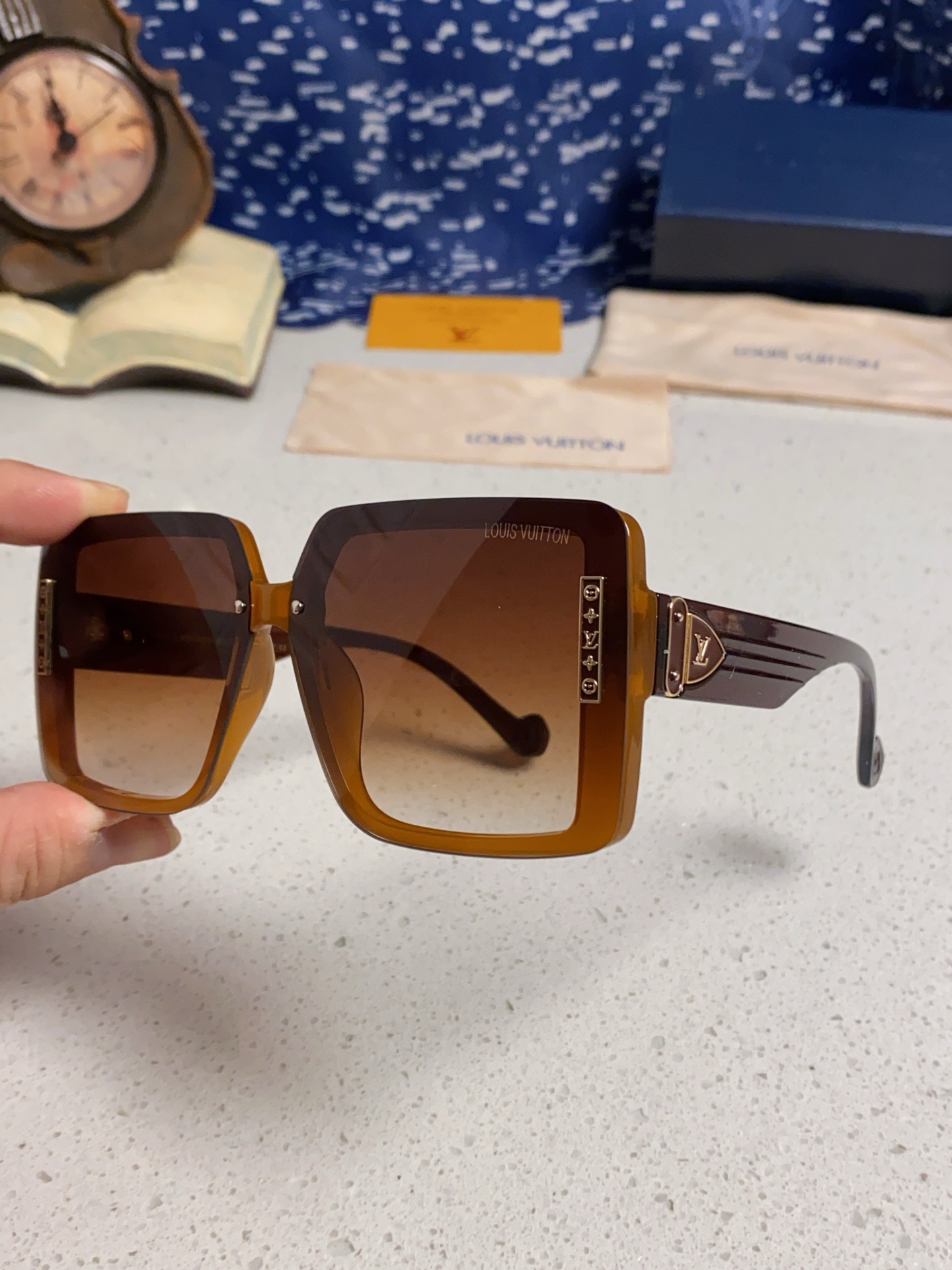 LOUIS VUITTON ルイヴィトン メガネ 2025新作 レディース 大サイズ レトロ 太陽眼鏡 ブラウン 多色展開 - 画像 9