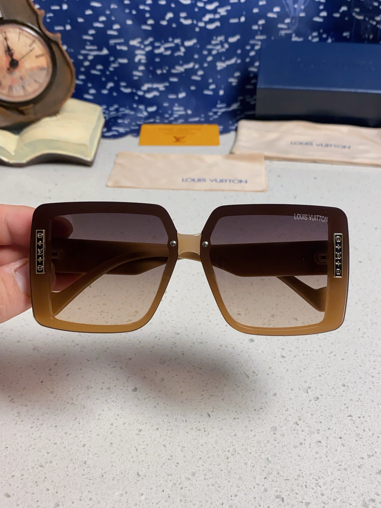 LOUIS VUITTON ルイヴィトン サングラス 大きなフレーム 偏光レンズ レディース ブランド トレンディ 多色展開 - 画像 7