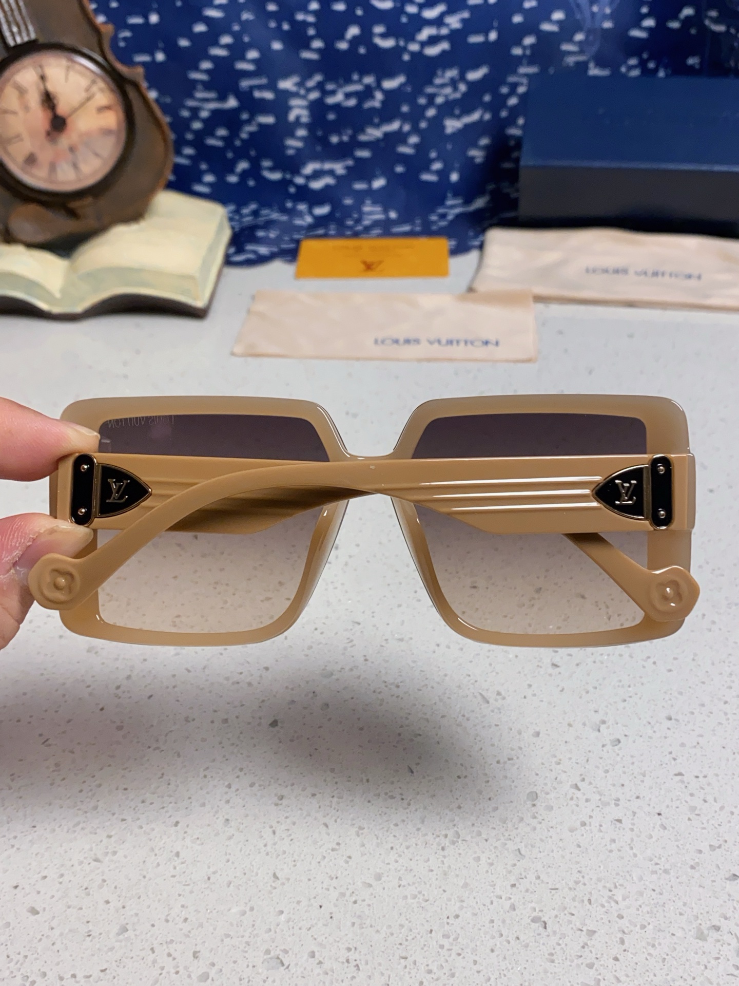 LOUIS VUITTON ルイヴィトン サングラス 大きなフレーム 偏光レンズ レディース ブランド トレンディ 多色展開 - 画像 8