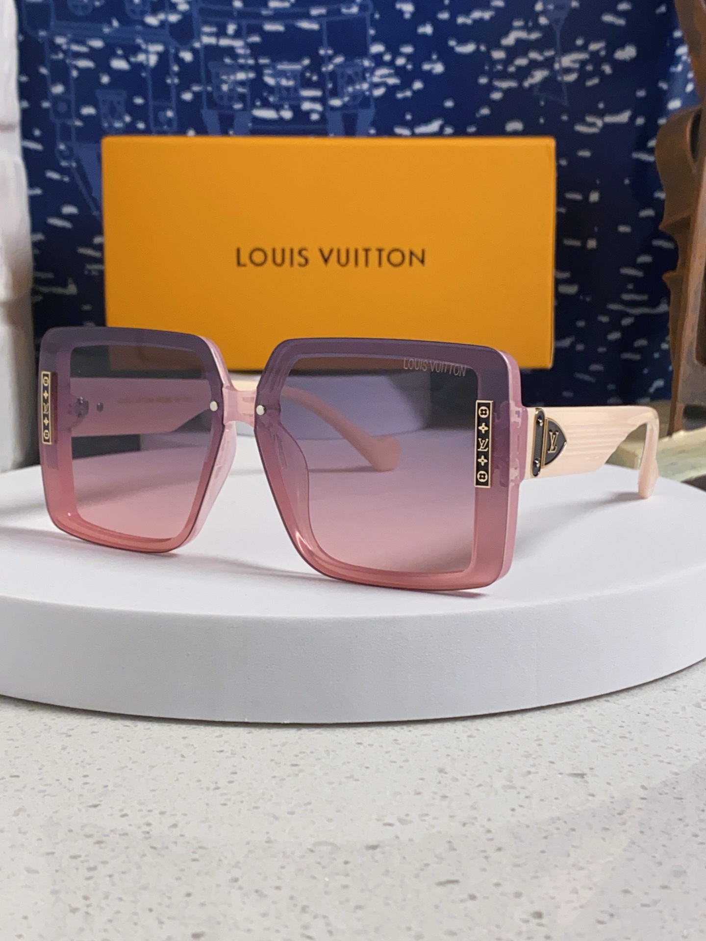 LOUIS VUITTON ルイヴィトン サングラス レディース 大きなフレーム メンズ兼用 ファッション ブランド アイウェア ピンク 多色展開