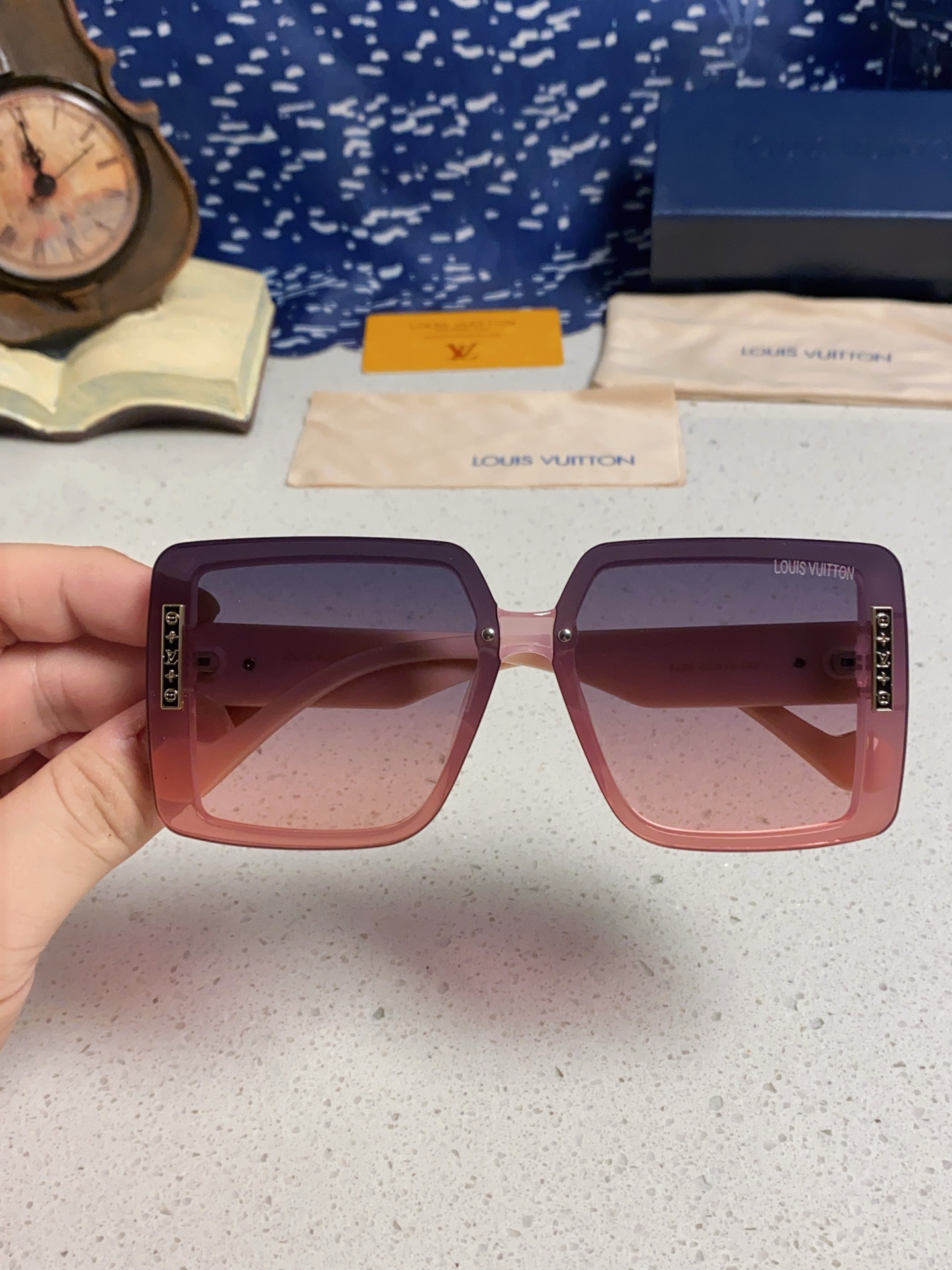 LOUIS VUITTON ルイヴィトン サングラス レディース 大きなフレーム メンズ兼用 ファッション ブランド アイウェア ピンク 多色展開 - 画像 7