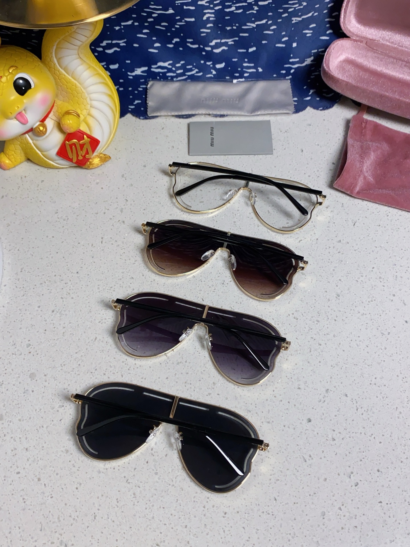 MIU MIU ミウミウ メガネ 高級感 カジュアル レディース ブラック ピンク 黒 4色展開 - 画像 2