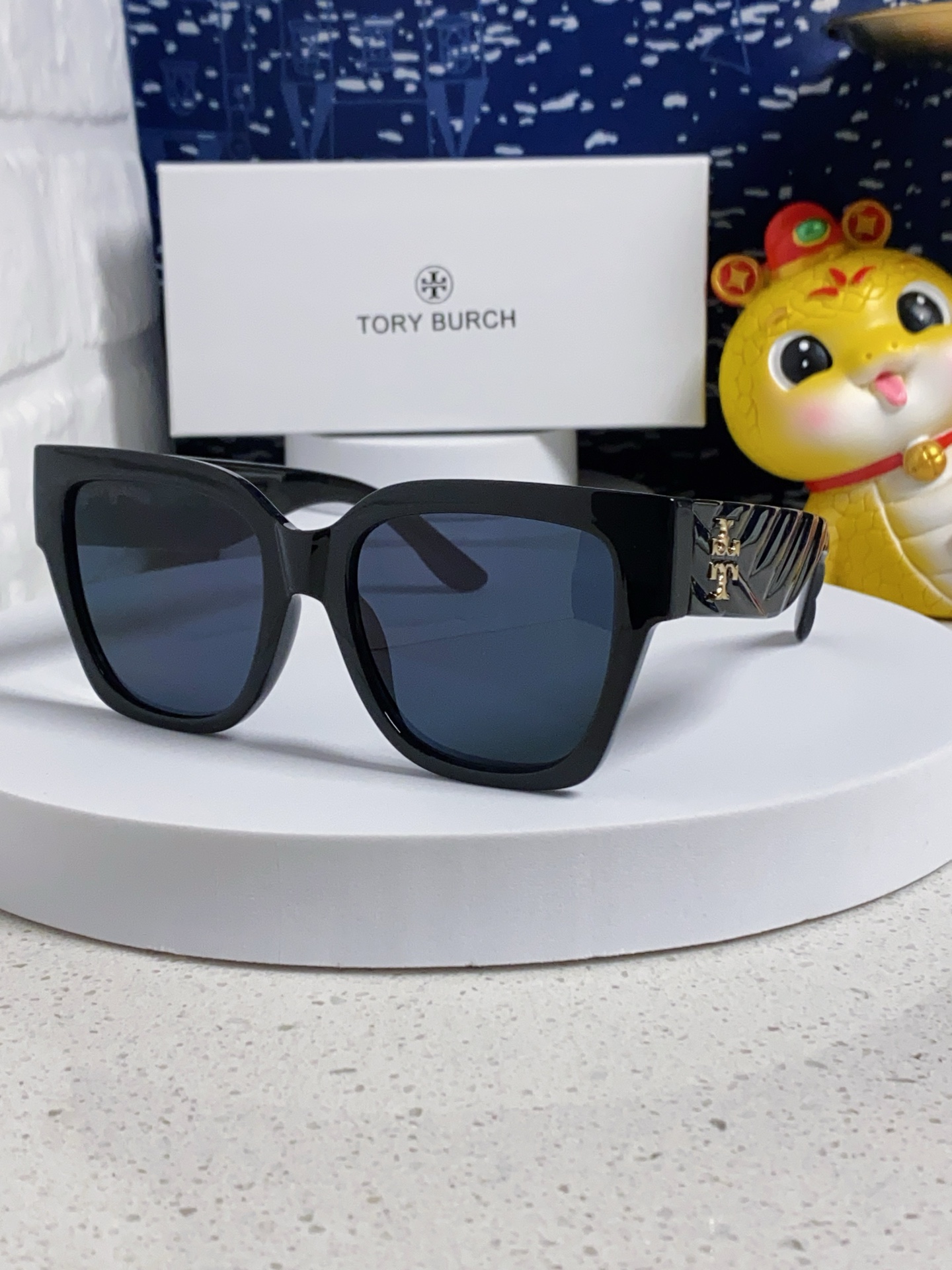 TORY BURCH トリー バーチ サングラス 大判フレーム レディース 防紫外線 ブラック 多色展開