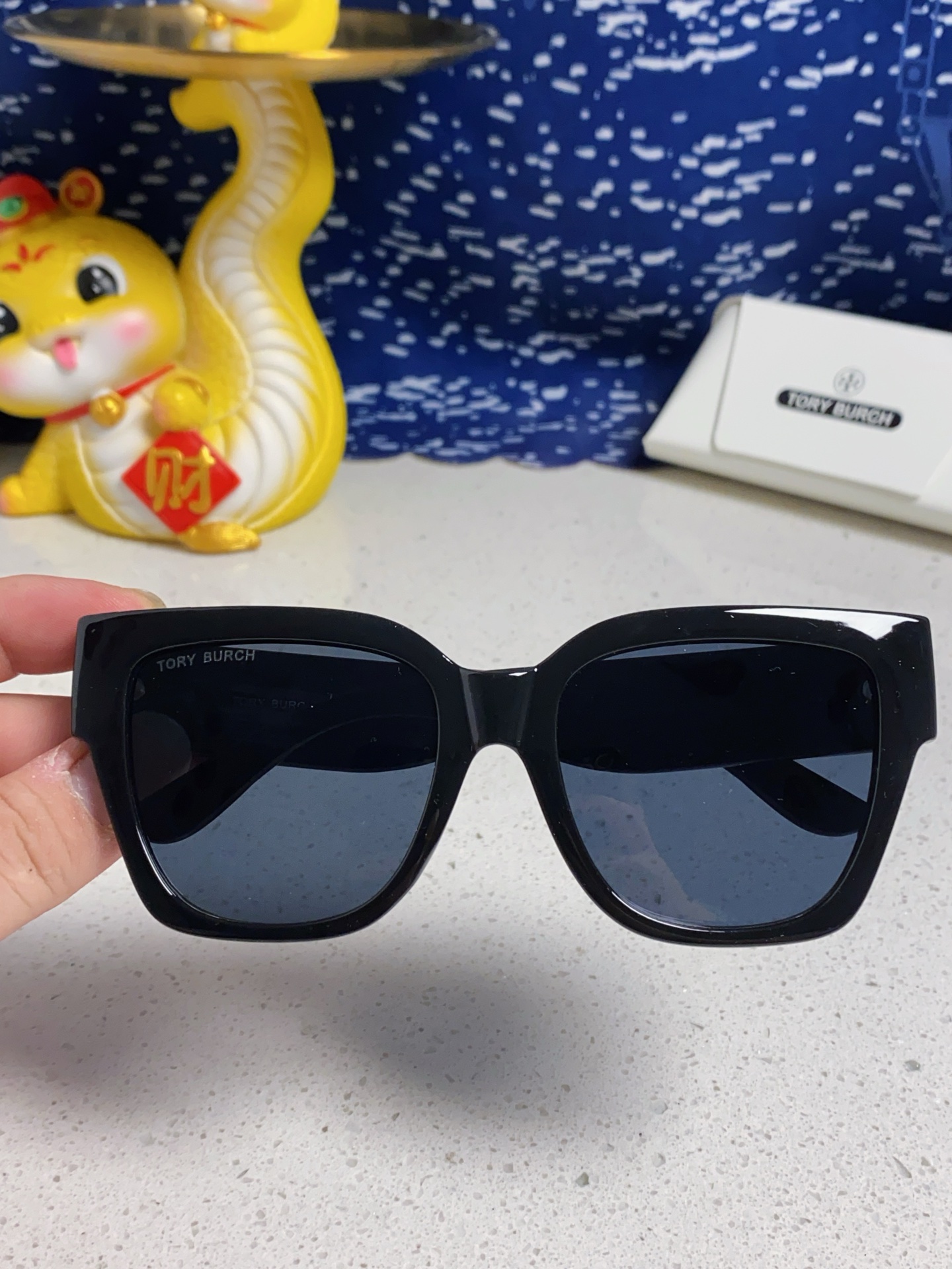 TORY BURCH トリー バーチ サングラス 大判フレーム レディース 防紫外線 ブラック 多色展開 - 画像 6