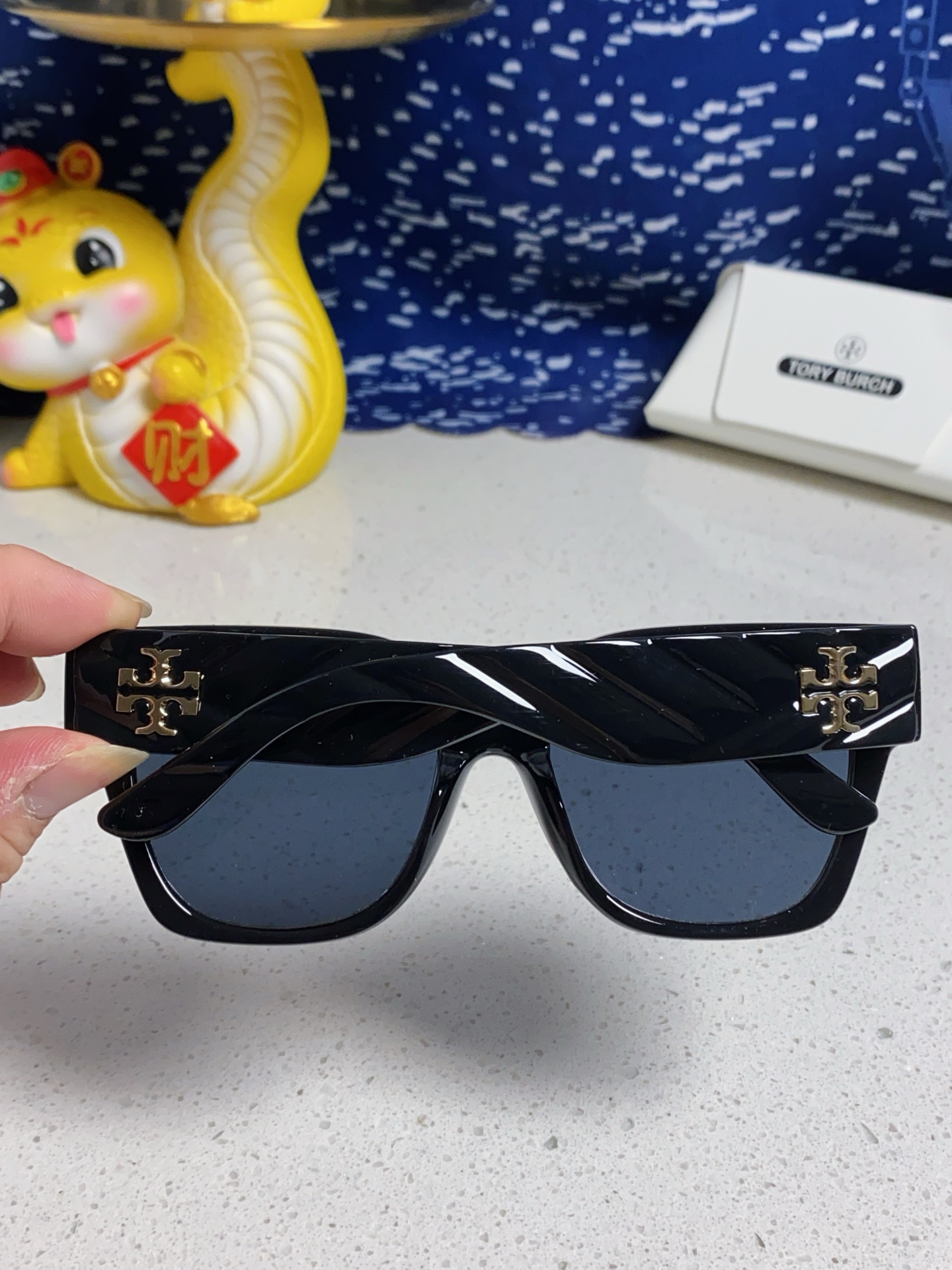 TORY BURCH トリー バーチ サングラス 大判フレーム レディース 防紫外線 ブラック 多色展開 - 画像 7