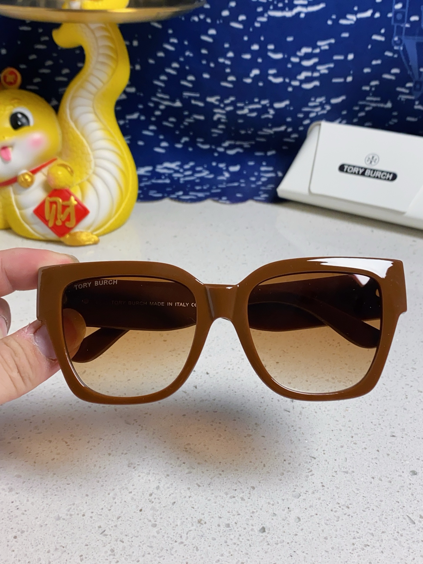 TORY BURCH トリー バーチ サングラス フレーム 2025年新作 大きめ ファッション レディース ブラック - 画像 6