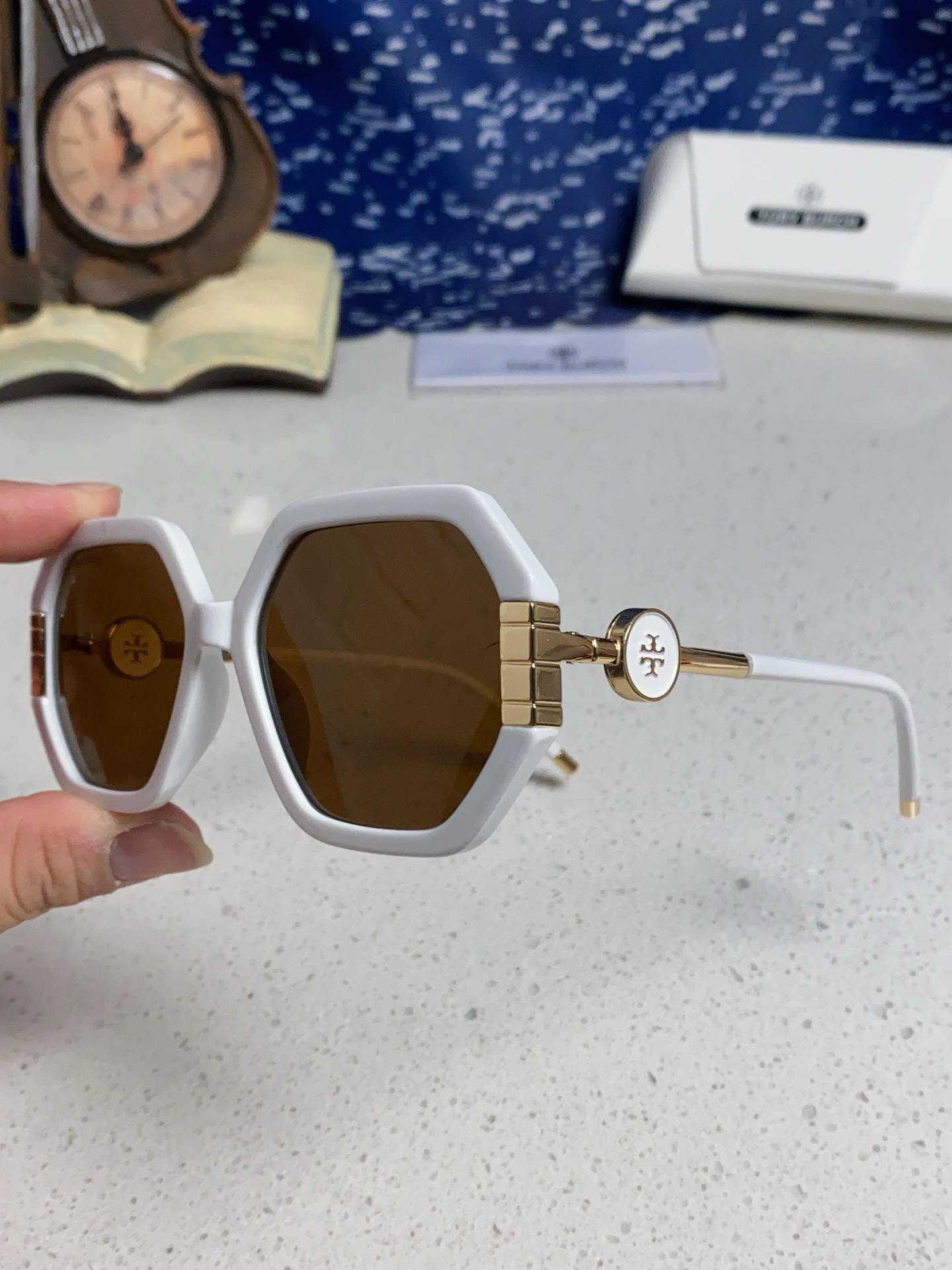 TORY BURCH トリー バーチ サングラス メンズ レディース フラットシェイプ デザイン UVカット 通勤 多色展開 - 画像 9