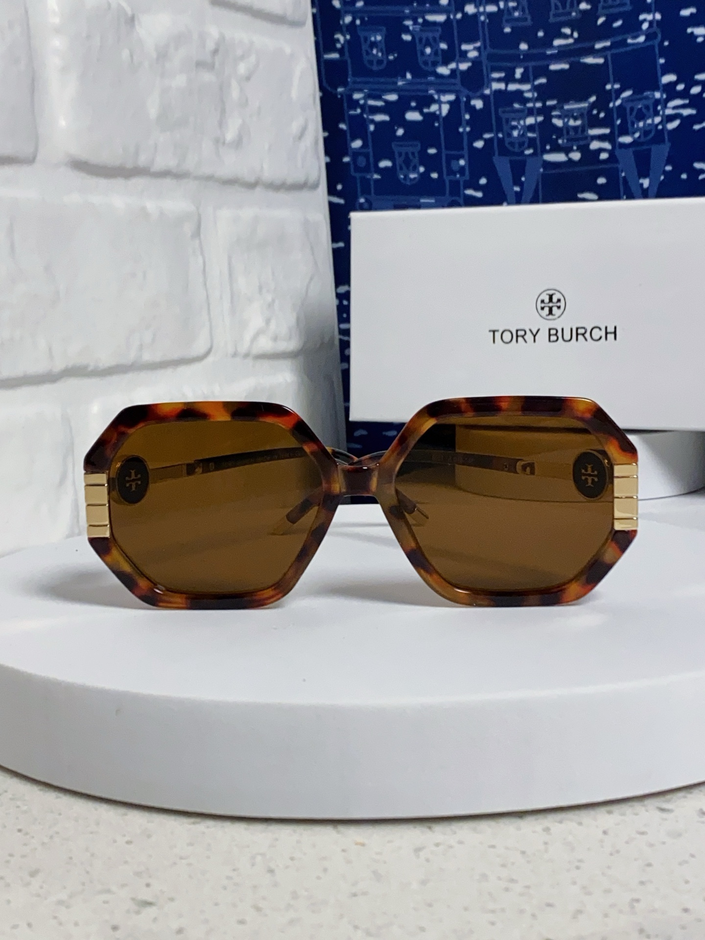 TORY BURCH トーリーバーチ サングラス フレーム：六角形 アンダーアーチ メンズ レディース 無地 ブラック ブラウン レッド ホワイト ブラック 6色展開 - 画像 5