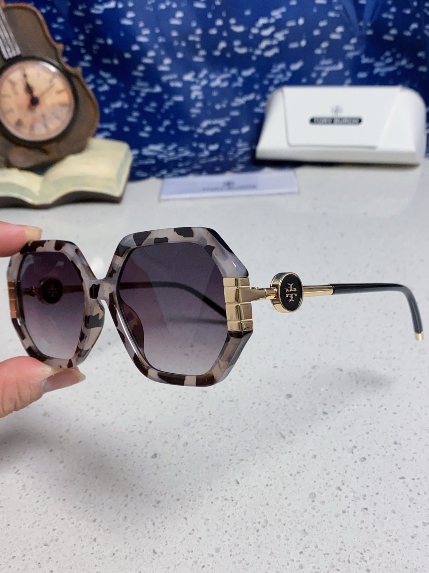 TORY BURCH トリー バーチ サングラス メンズ レディース 2025年新作 多边形 防紫外线 シェル柄 トレーントップ 多色展開 - 画像 9