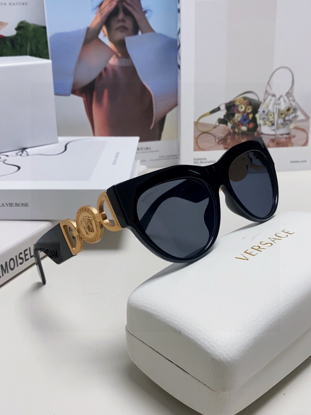 P130 VERSACE范思哲    2024新款 男女通用潮流爆款 太阳眼镜帅气外观防紫外线墨镜男女款韩版时尚潮流明星同款 - 画像 2