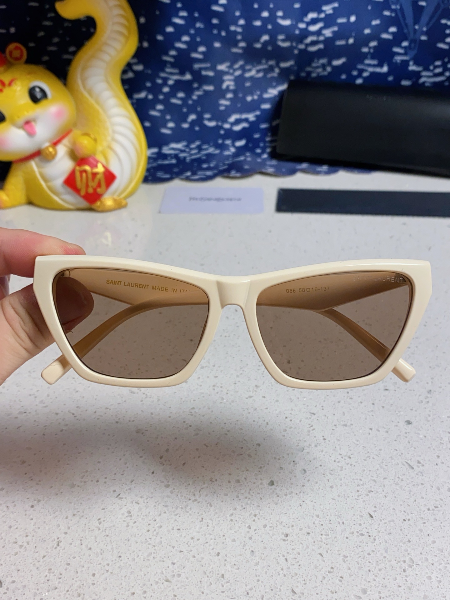 SAINT LAURENT サンローラン サングラス フレーム型 メンズ レディース カメラ型 31300 米白 多色展開 - 画像 7