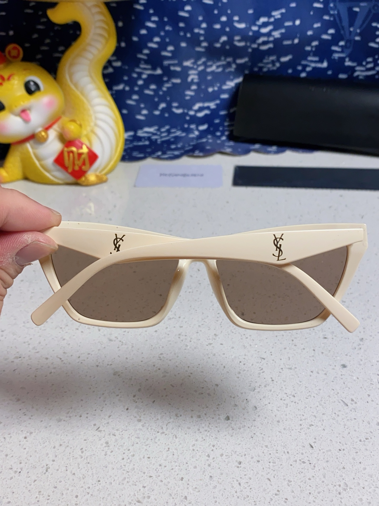 SAINT LAURENT サンローラン サングラス フレーム型 メンズ レディース カメラ型 31300 米白 多色展開 - 画像 8