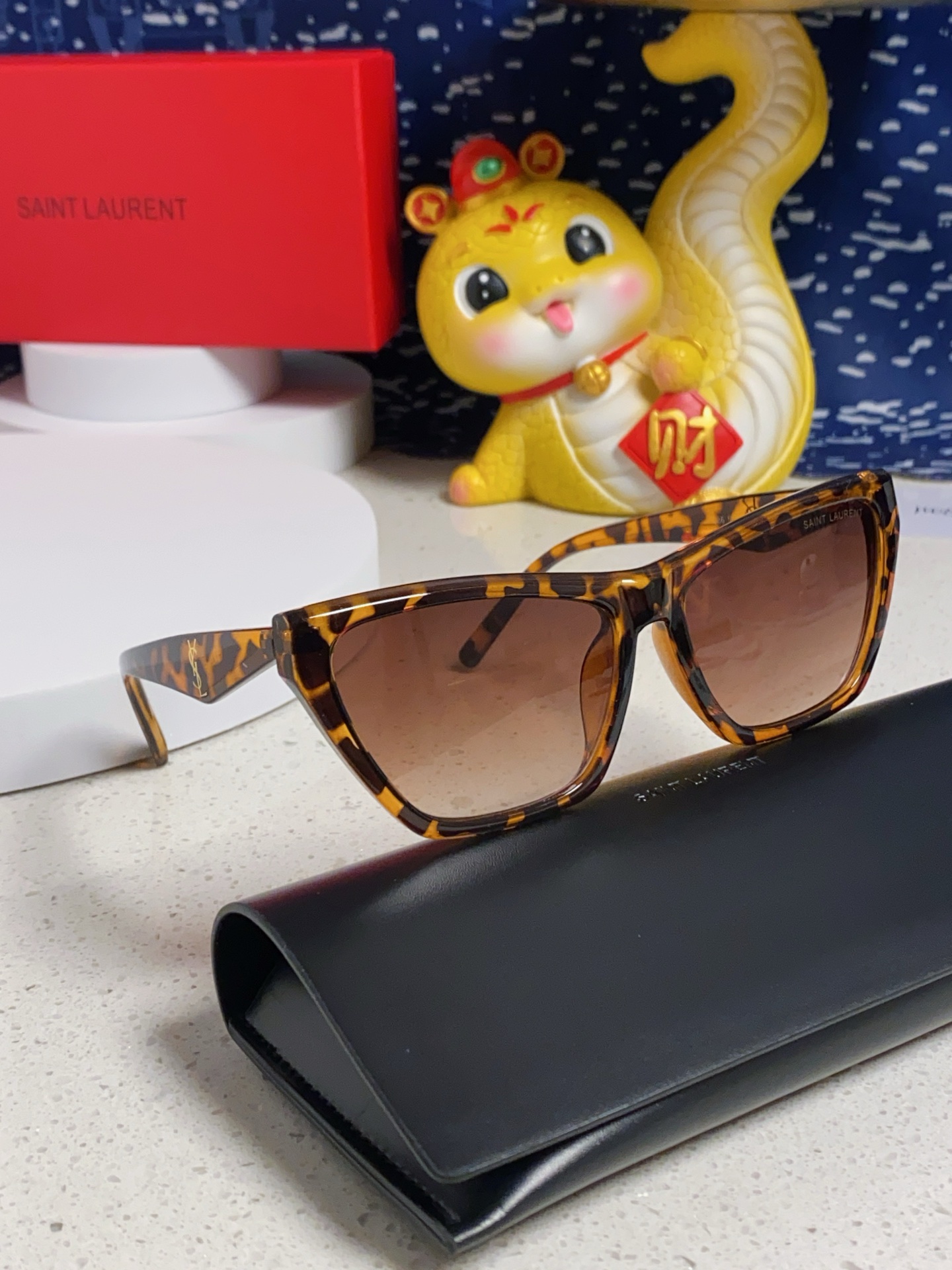 P130 YSL圣罗兰 2025新款猫眼方框太阳眼镜女圆脸SLM103遮阳墨镜男防紫外线 女士偏光太阳镜_31302 - 画像 2