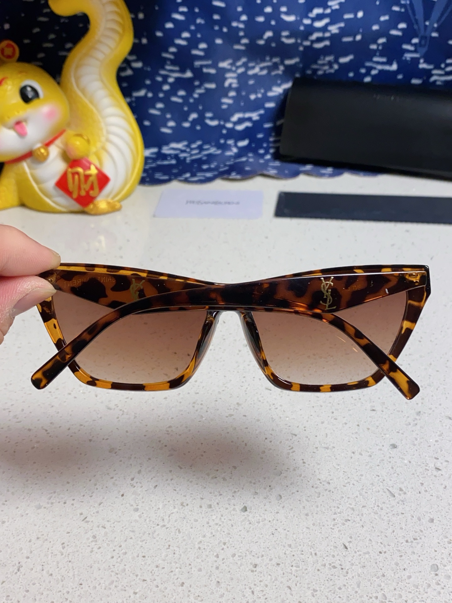 P130 YSL圣罗兰 2025新款猫眼方框太阳眼镜女圆脸SLM103遮阳墨镜男防紫外线 女士偏光太阳镜_31302 - 画像 8