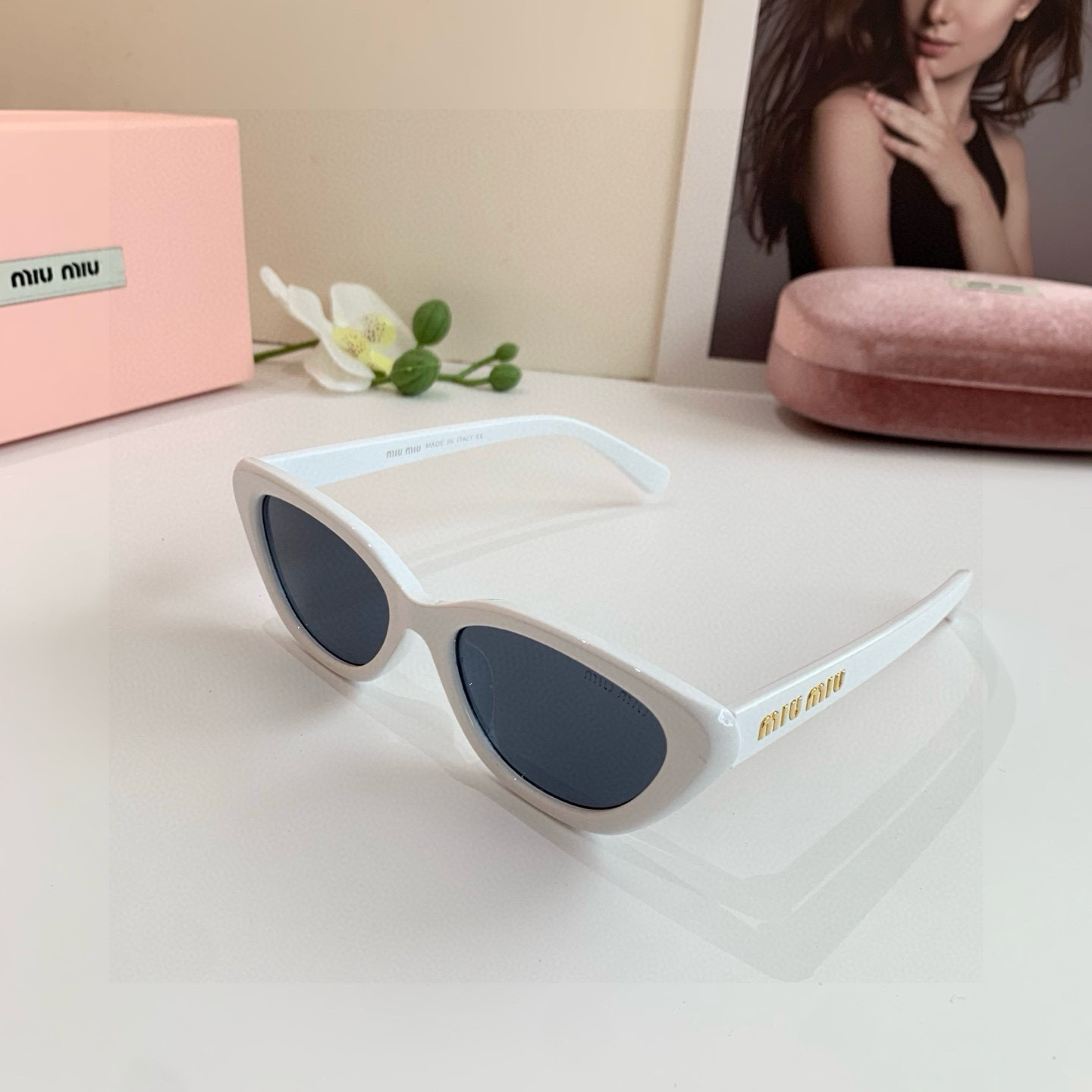 MIU MIU ミュウミュウ サングラス メンズ レディース フェイスプロテクション ブラック ホワイト ブラウン 3色展開 - 画像 2