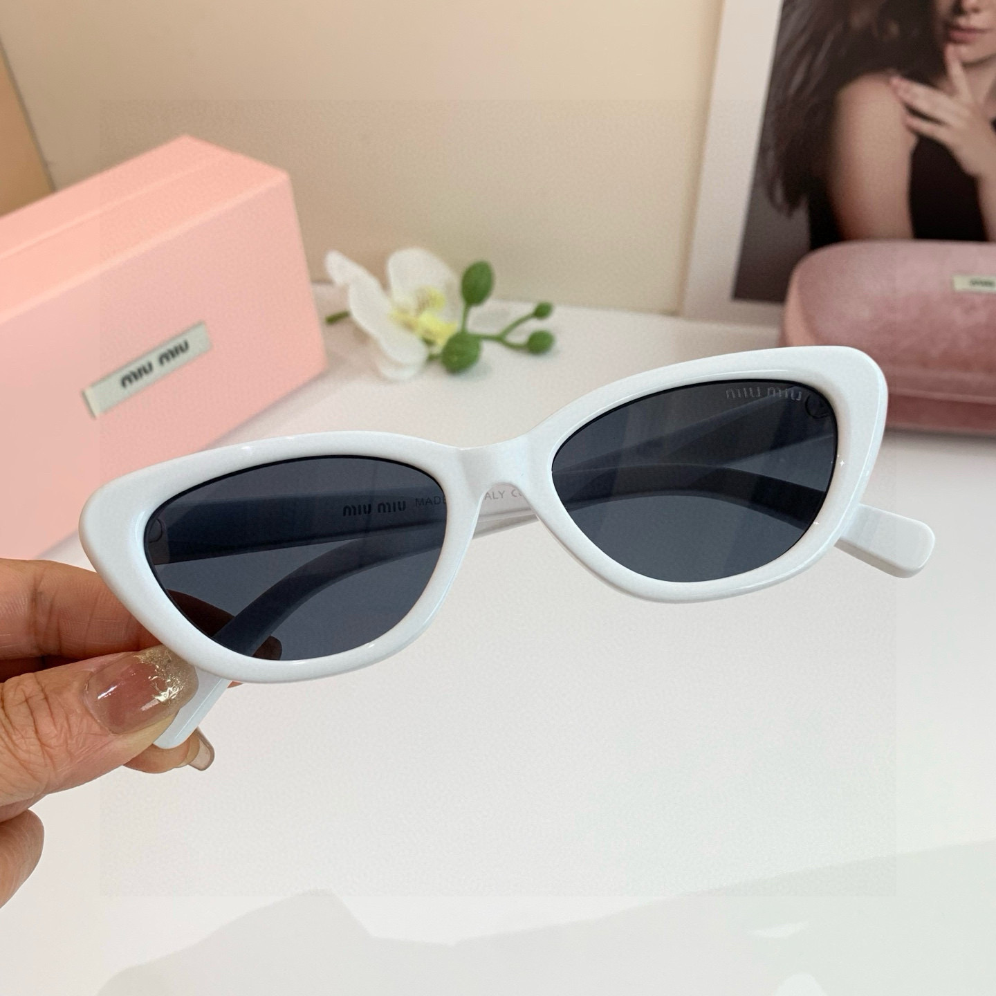 MIU MIU ミュウミュウ サングラス メンズ レディース フェイスプロテクション ブラック ホワイト ブラウン 3色展開 - 画像 3