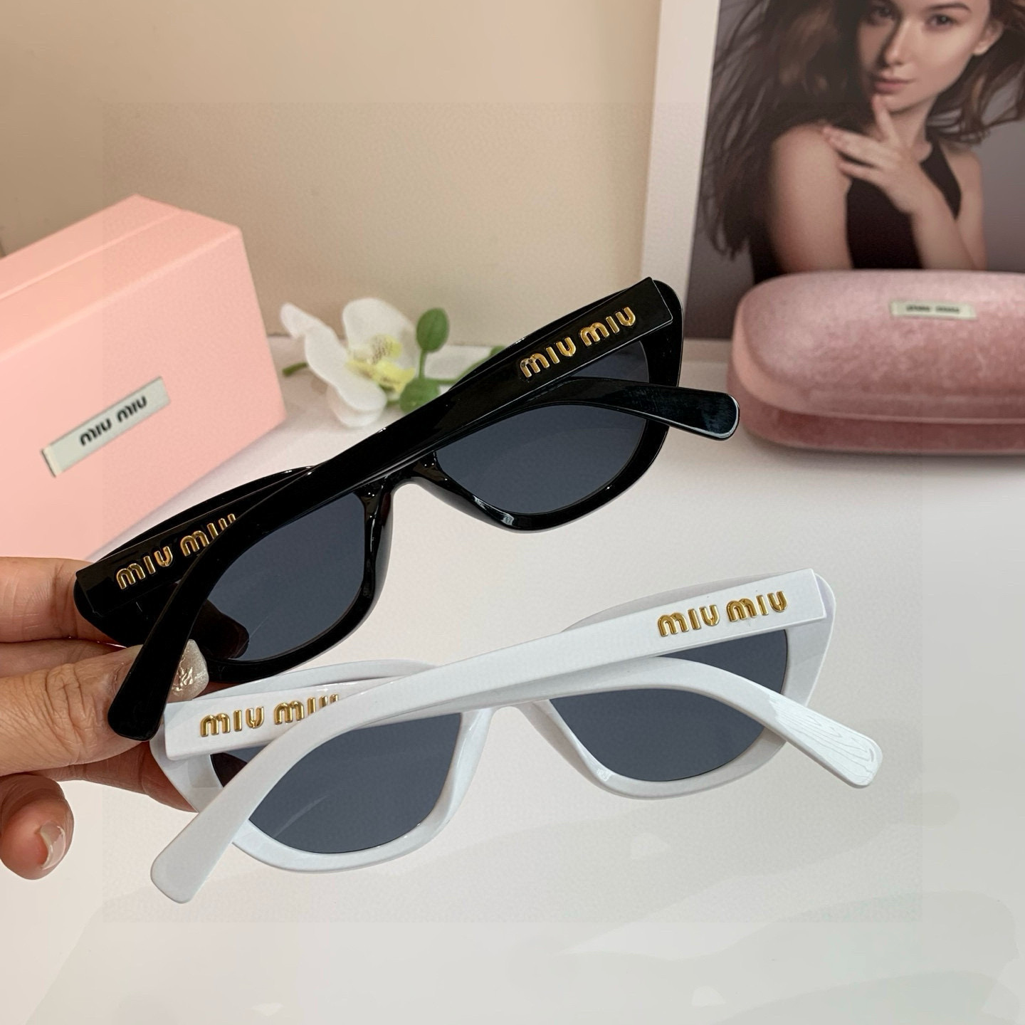 MIU MIU ミュウミュウ サングラス メンズ レディース フェイスプロテクション ブラック ホワイト ブラウン 3色展開 - 画像 4