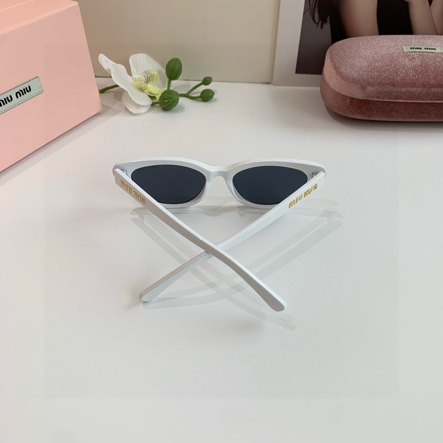 MIU MIU ミュウミュウ サングラス メンズ レディース フェイスプロテクション ブラック ホワイト ブラウン 3色展開 - 画像 8