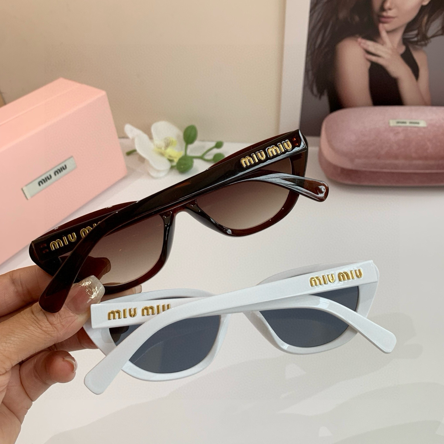 MIU MIU ミウミウ サングラス フレーム:猫目型 サングラス 多色展開 レディース 遮光 大人気 高級感 通勤 ゴールドロゴ