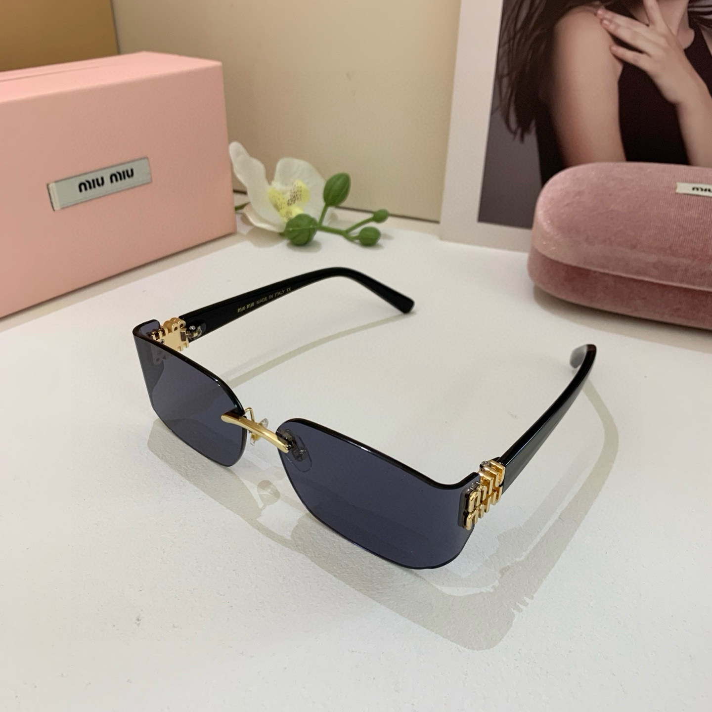 MIU MIU ミウミウ サングラス 男女兼用 メタルフレーム フラットサングラス ブラック - 画像 2