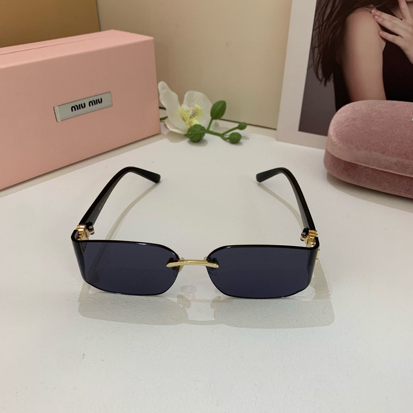 MIU MIU ミウミウ サングラス 男女兼用 メタルフレーム フラットサングラス ブラック - 画像 5