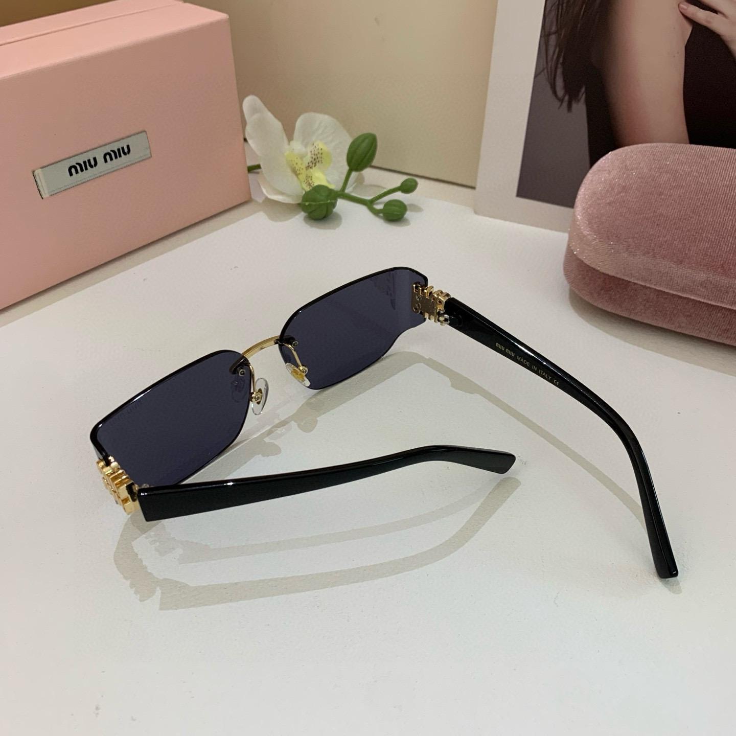 MIU MIU ミウミウ サングラス 男女兼用 メタルフレーム フラットサングラス ブラック - 画像 7