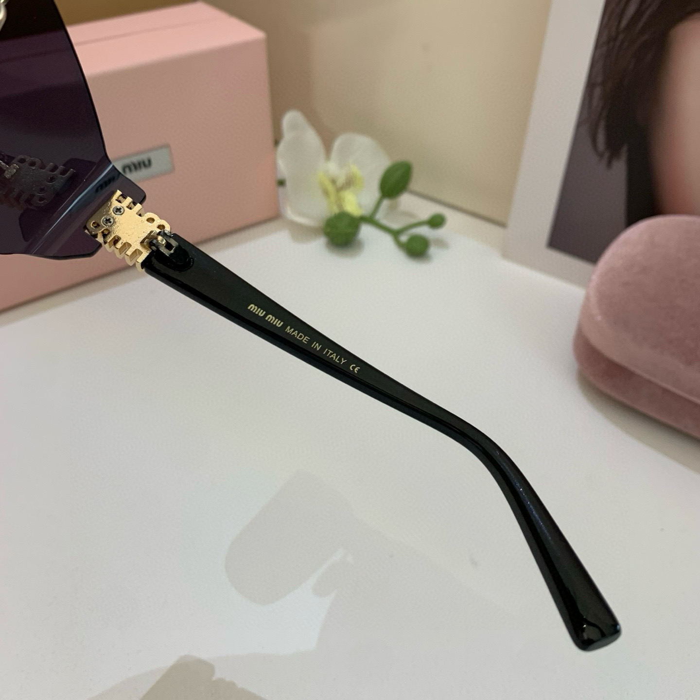 MIU MIU ミウミウ サングラス 男女兼用 メタルフレーム フラットサングラス ブラック - 画像 8