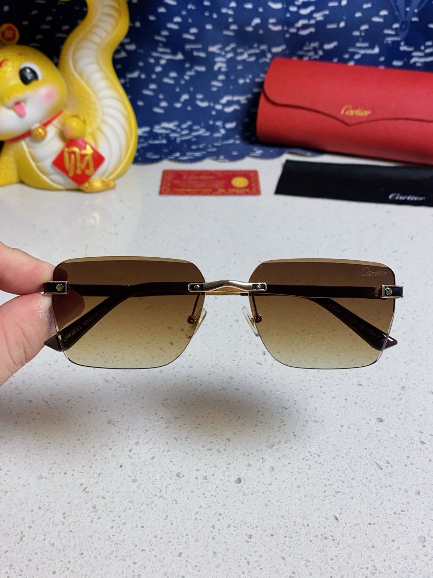 Cartier カルティエ サングラス フレームレス オーバル メンズ レディース 男女兼用 ブラック ブラウン レッド グリーン パープル ブルーレイ 全6色展開 - 画像 7