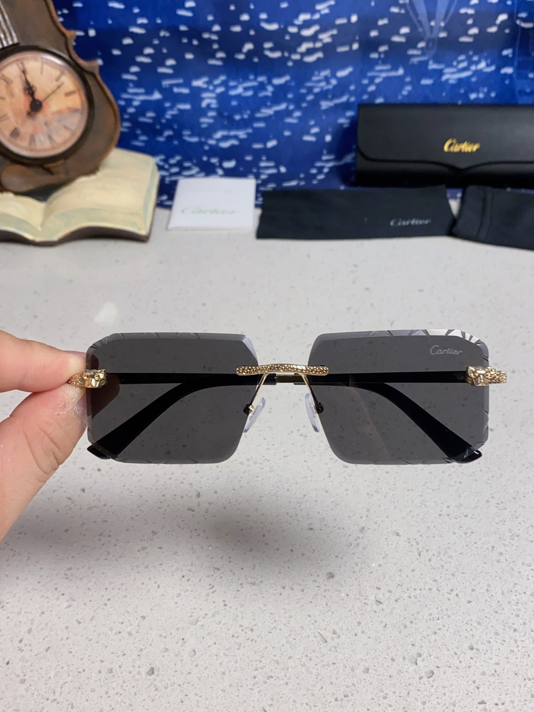 Cartier カルティエ サングラス フレームレス 2025新作 ペンダント メンズ レディース インスタ風 ブラック 多色展開 - 画像 7