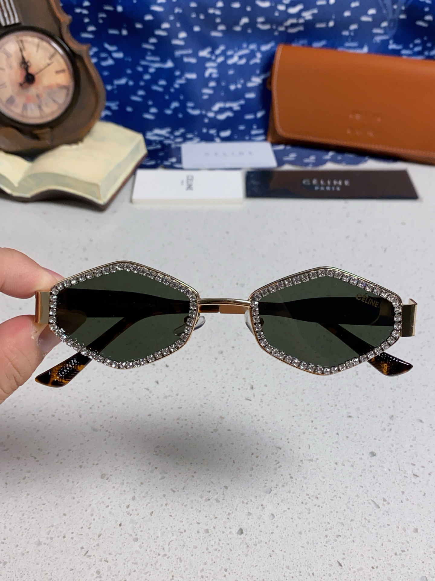 CELINE セリーヌ メガネ サングラス フラットシェイプ 2025年新作 一粒一粒 セリーヌ メタル メンズ レディース 绿色 茶色 黒色 - 画像 7