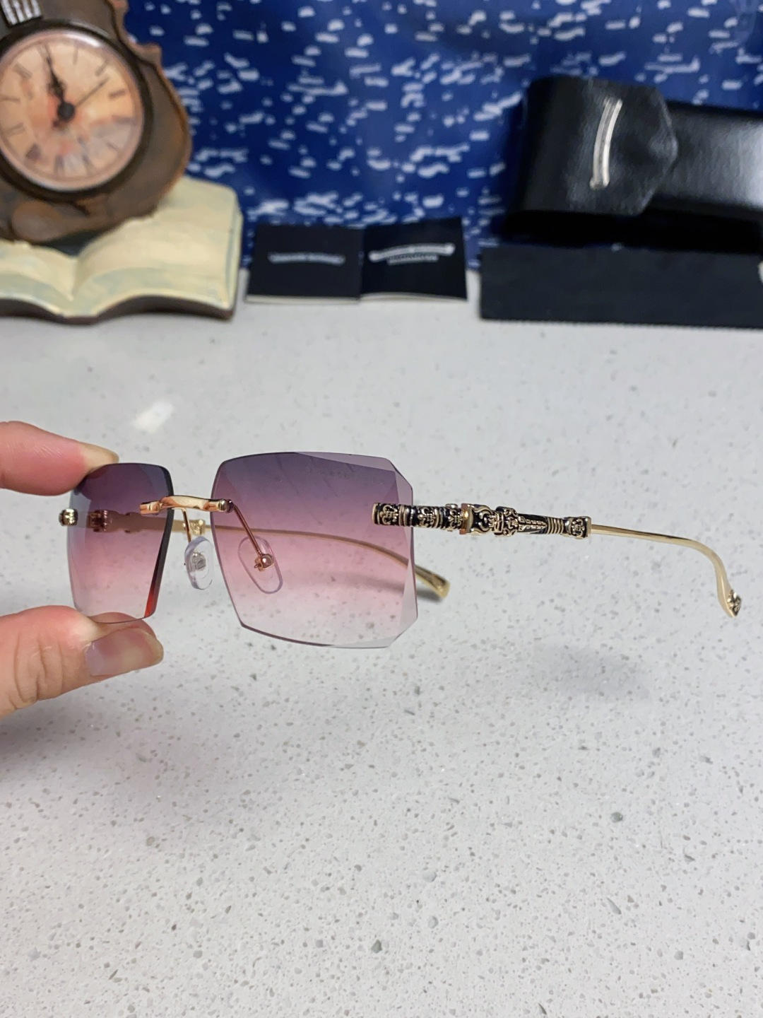 CHROME HEARTS クロムハーツ サングラス フレームレス リング付き フラットサングラス レディース ピンク 12色展開 - 画像 9